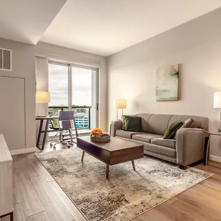 Luxury Apt On Harbor